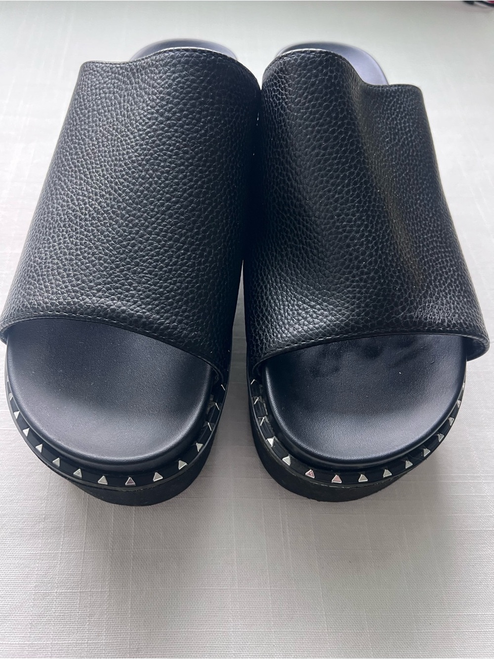 Police Black Pebble Leather Studded High Platform Slide Sandals Size 8.5 (EU 39)